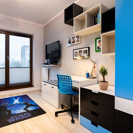 Elegant Business Accommodation With Parking - By Upstairs Cracovie Extérieur photo